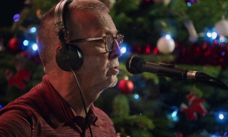 “HAPPY XMAS” from Eric Clapton – His First-Ever Christmas Album Is Available Now!