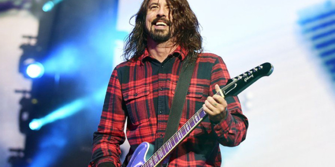 dave-grohl-perform-money-for-nothing-dire-straits-video-news-fans-guitar-stories-blog